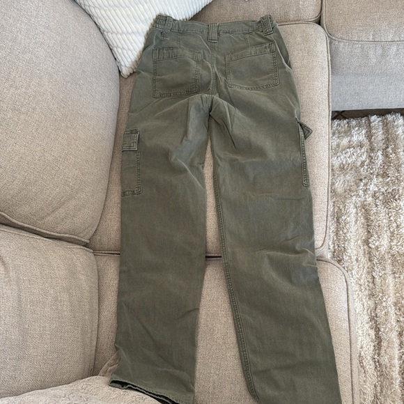 American Eagle Cargo Pants Green size 2 long, only worn once - Picture 4 of 4